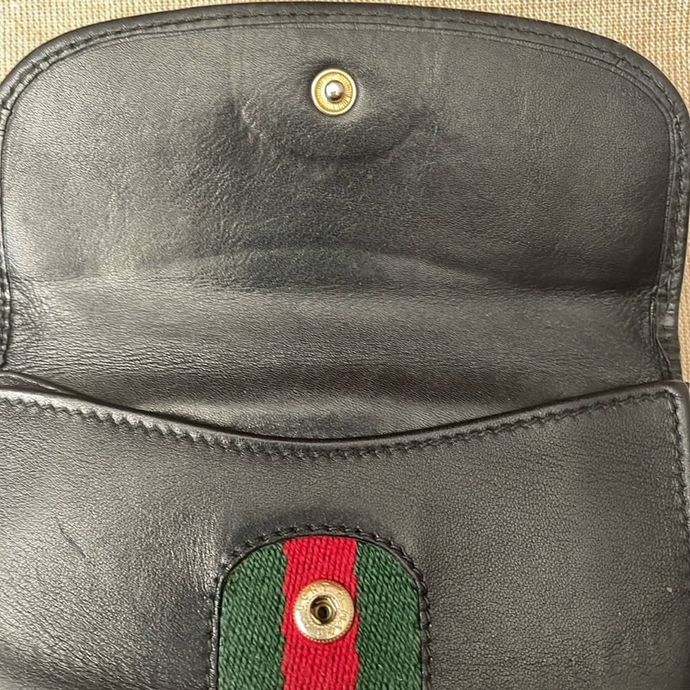 💯 Authentic Gucci Black Vintage Leather Compact Wallet - Picture 3 of 10